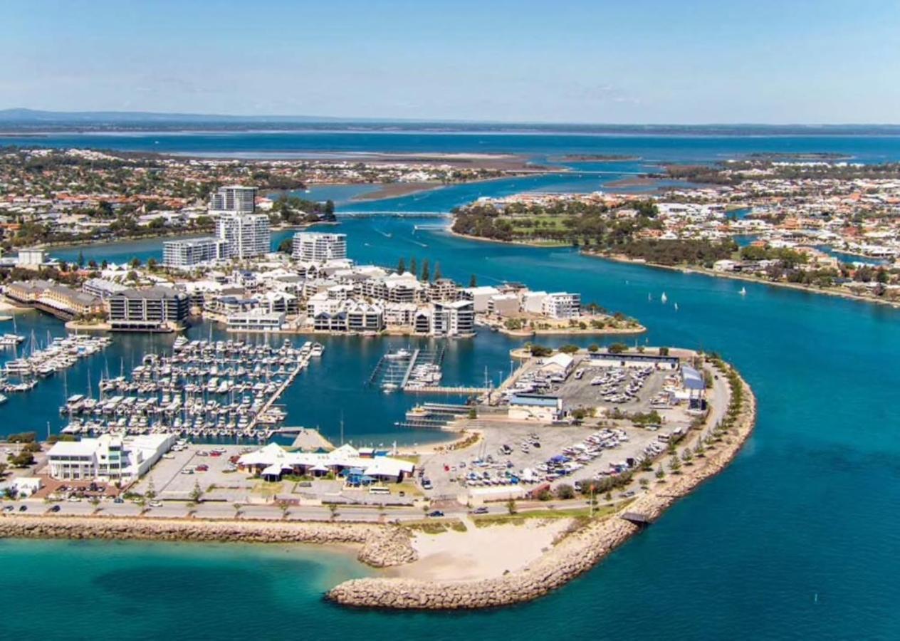 The Hutt On Mandurah Marina Apartment Exterior photo
